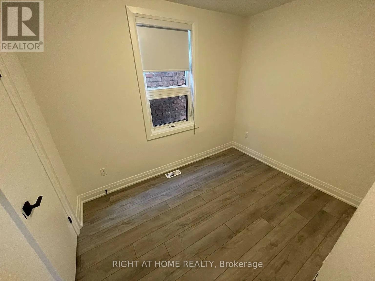 Upper - 380 Northcliffe Boulevard, Toronto (Oakwood Village), Ontario  M6E 3L1 - Photo 11 - C12980058