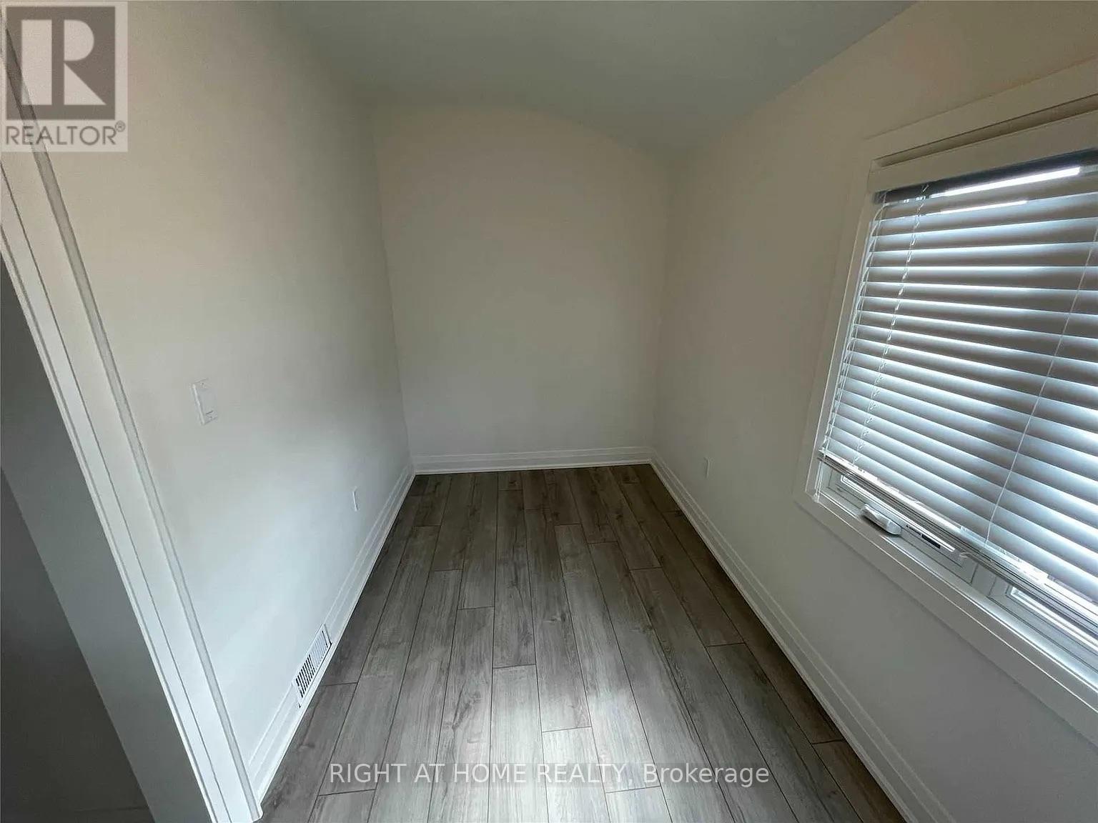 Upper - 380 Northcliffe Boulevard, Toronto (Oakwood Village), Ontario  M6E 3L1 - Photo 6 - C12980058