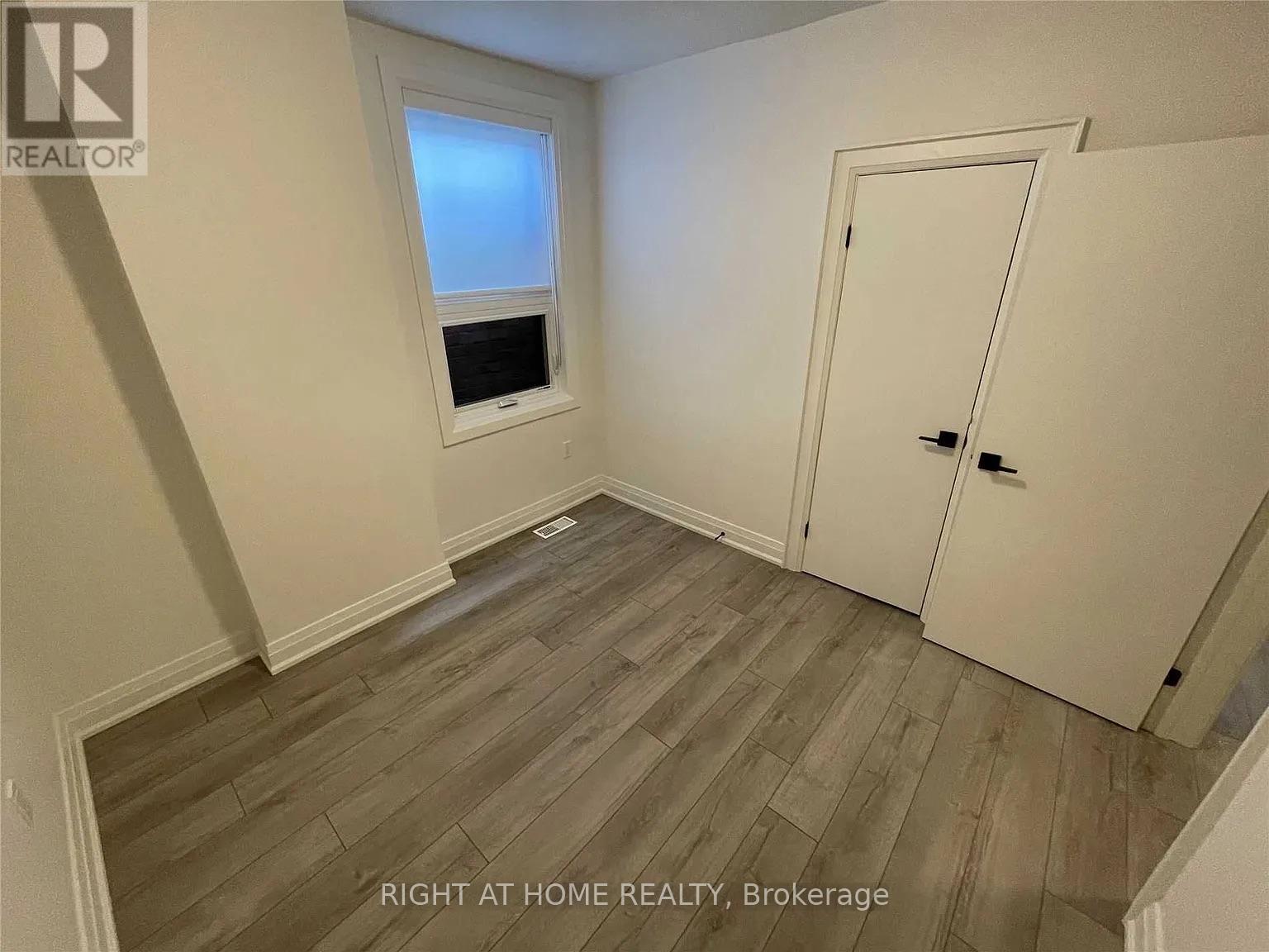 Upper - 380 Northcliffe Boulevard, Toronto (Oakwood Village), Ontario  M6E 3L1 - Photo 7 - C12980058