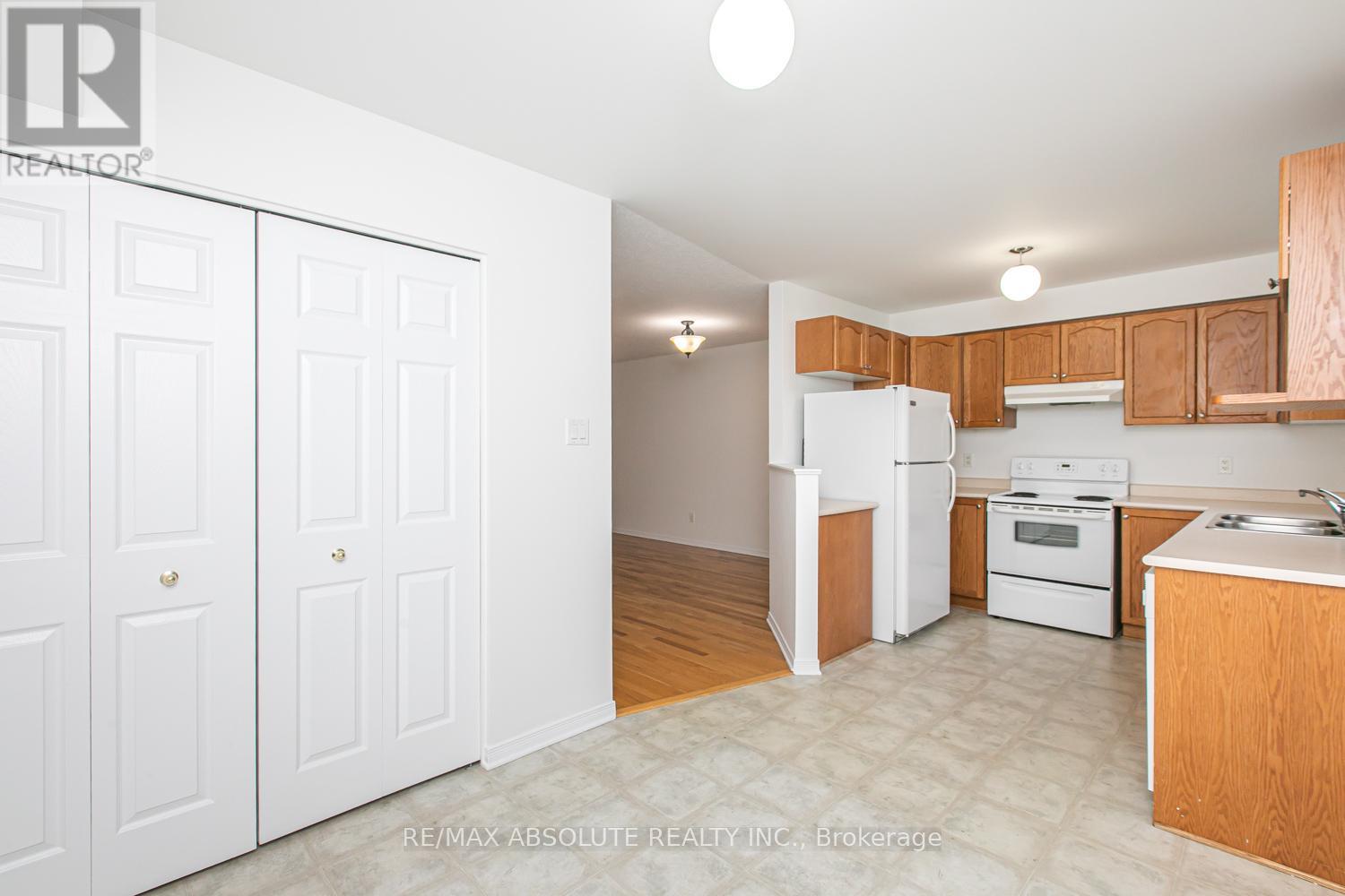 242 Gershwin Private, Ottawa, Ontario  K2H 1G5 - Photo 12 - X12980036