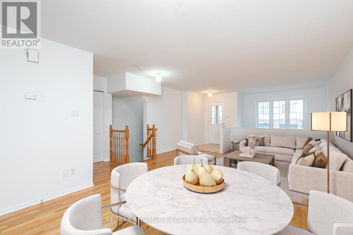 242 Gershwin Private, Ottawa, Ontario  K2H 1G5 - Photo 3 - X12980036