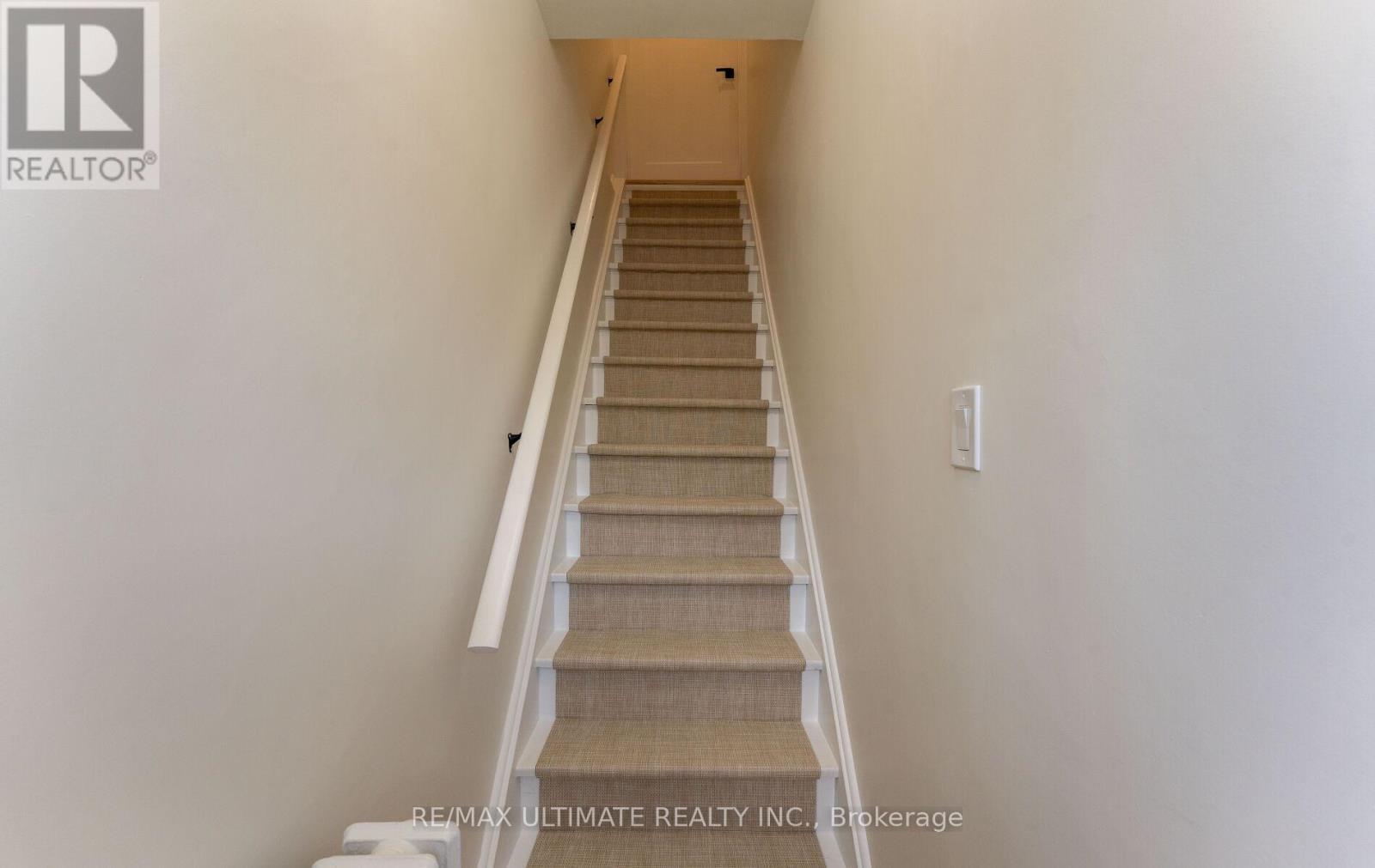 484a Cosburn Avenue, Toronto (East York), Ontario  M4J 2N5 - Photo 2 - E12980038