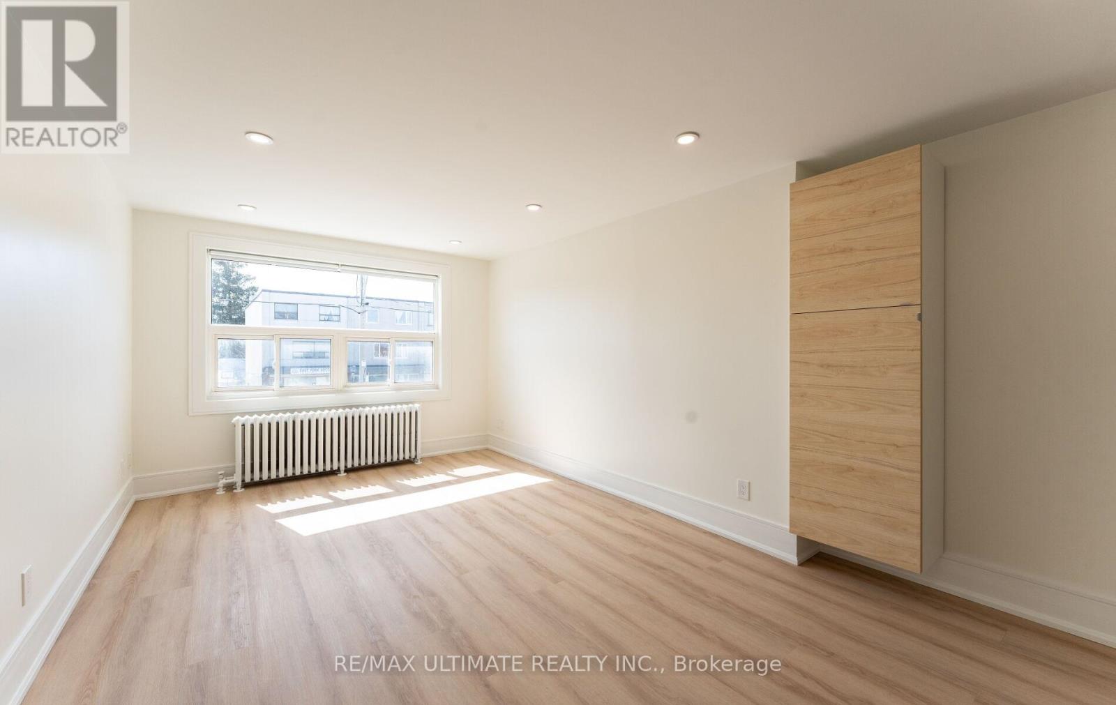 484a Cosburn Avenue, Toronto (East York), Ontario  M4J 2N5 - Photo 6 - E12980038