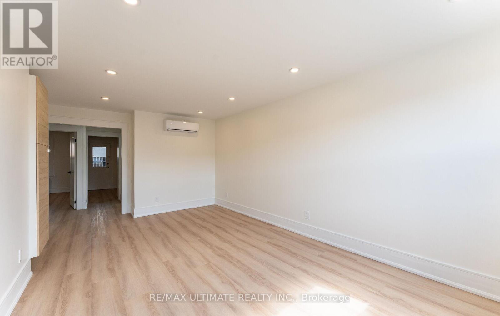 484a Cosburn Avenue, Toronto (East York), Ontario  M4J 2N5 - Photo 8 - E12980038