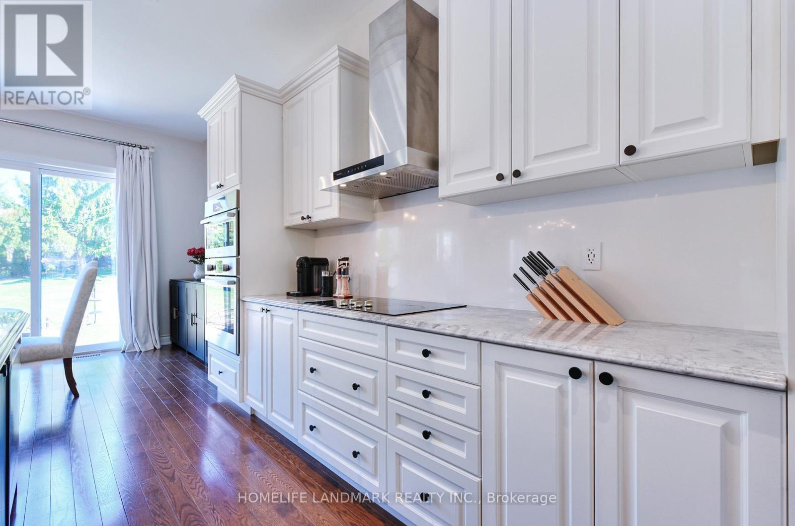 115 Mitchell Place, Newmarket, Ontario  L3Y 0C7 - Photo 28 - N12975912