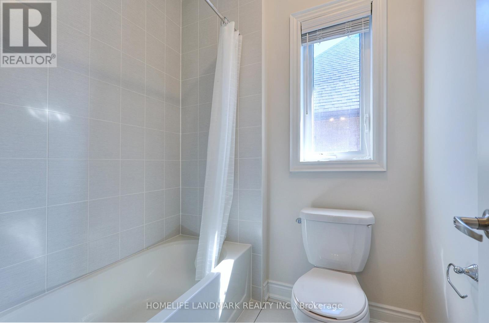 115 Mitchell Place, Newmarket, Ontario  L3Y 0C7 - Photo 40 - N12975912