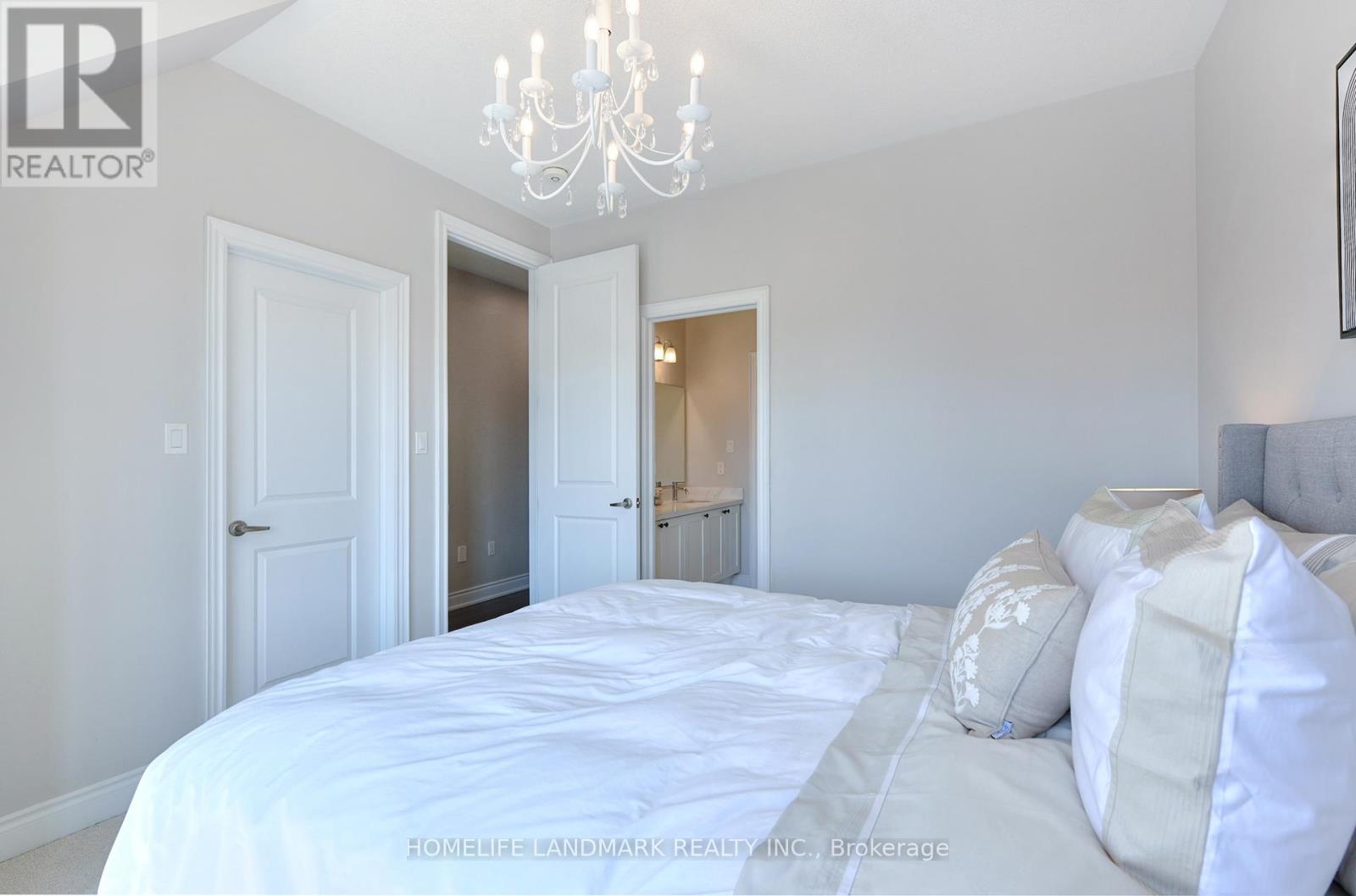 115 Mitchell Place, Newmarket, Ontario  L3Y 0C7 - Photo 38 - N12975912