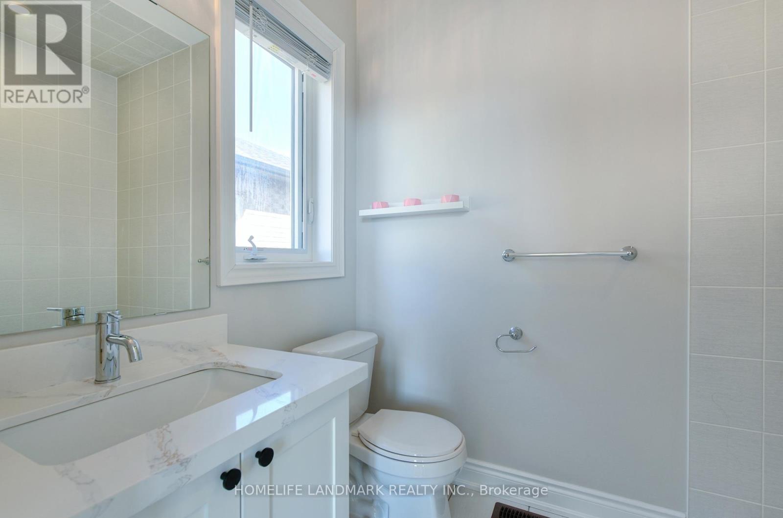 115 Mitchell Place, Newmarket, Ontario  L3Y 0C7 - Photo 8 - N12975912