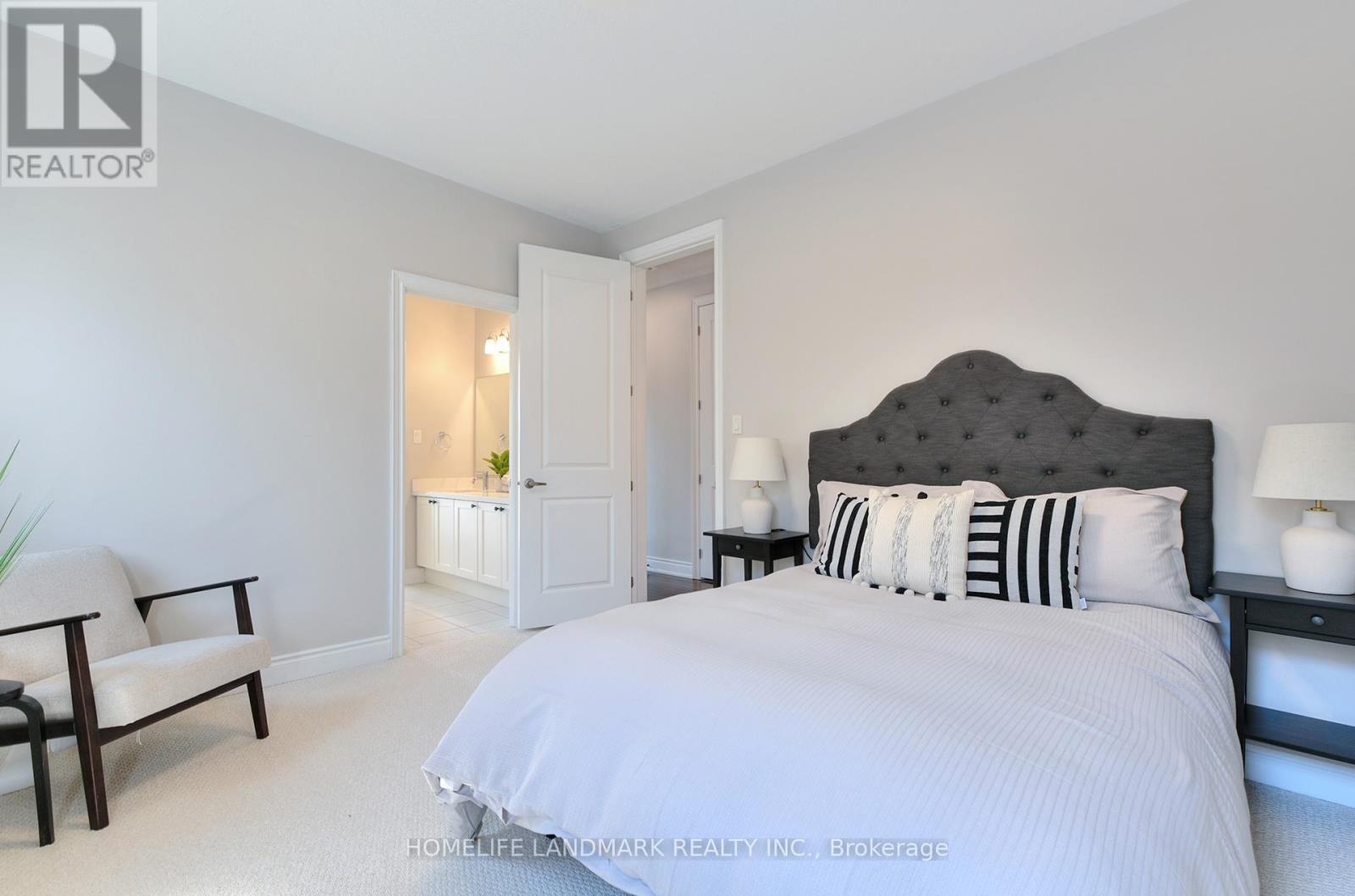 115 Mitchell Place, Newmarket, Ontario  L3Y 0C7 - Photo 39 - N12975912