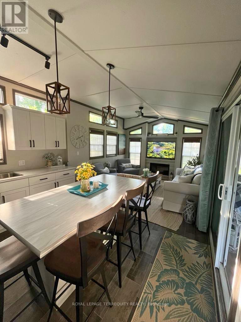 18 Rockhaven, Selwyn, Ontario  K0L 2H0 - Photo 16 - X12965272