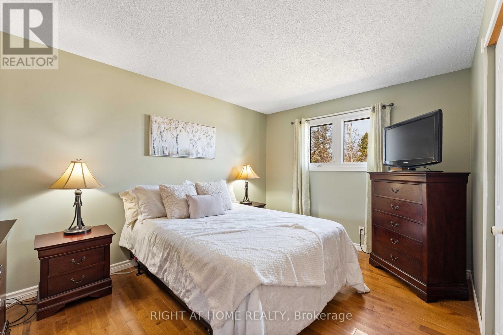 10 Preston Street, Oro-Medonte (Warminster), Ontario  L0K 2G0 - Photo 10 - S12980044