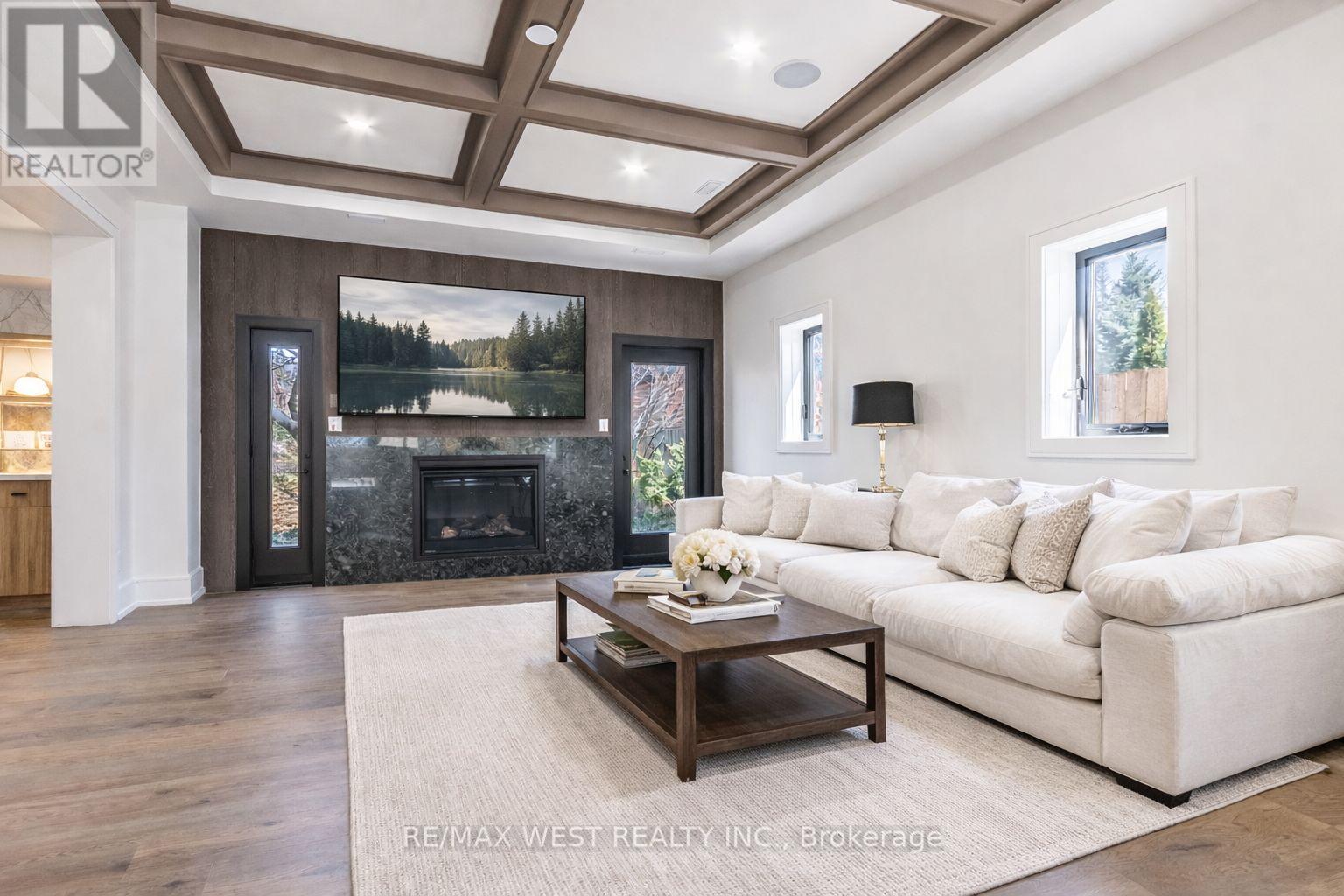 29 Blaketon Road, Toronto (Islington-City Centre West), Ontario  M9B 4W4 - Photo 13 - W12980020