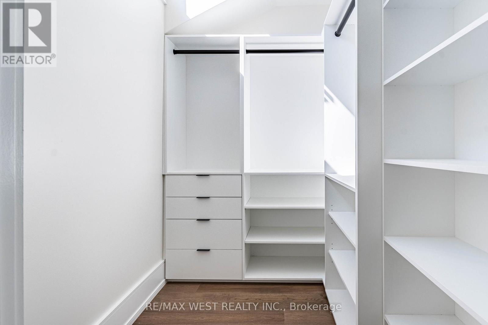 29 Blaketon Road, Toronto (Islington-City Centre West), Ontario  M9B 4W4 - Photo 17 - W12980020