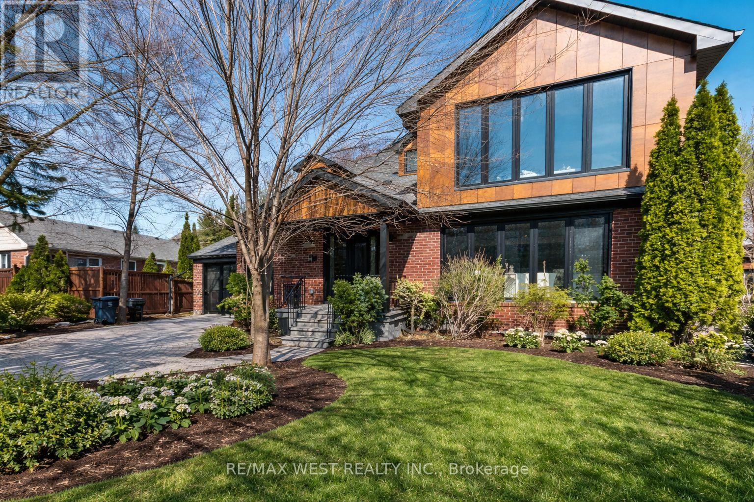 29 Blaketon Road, Toronto (Islington-City Centre West), Ontario  M9B 4W4 - Photo 25 - W12980020