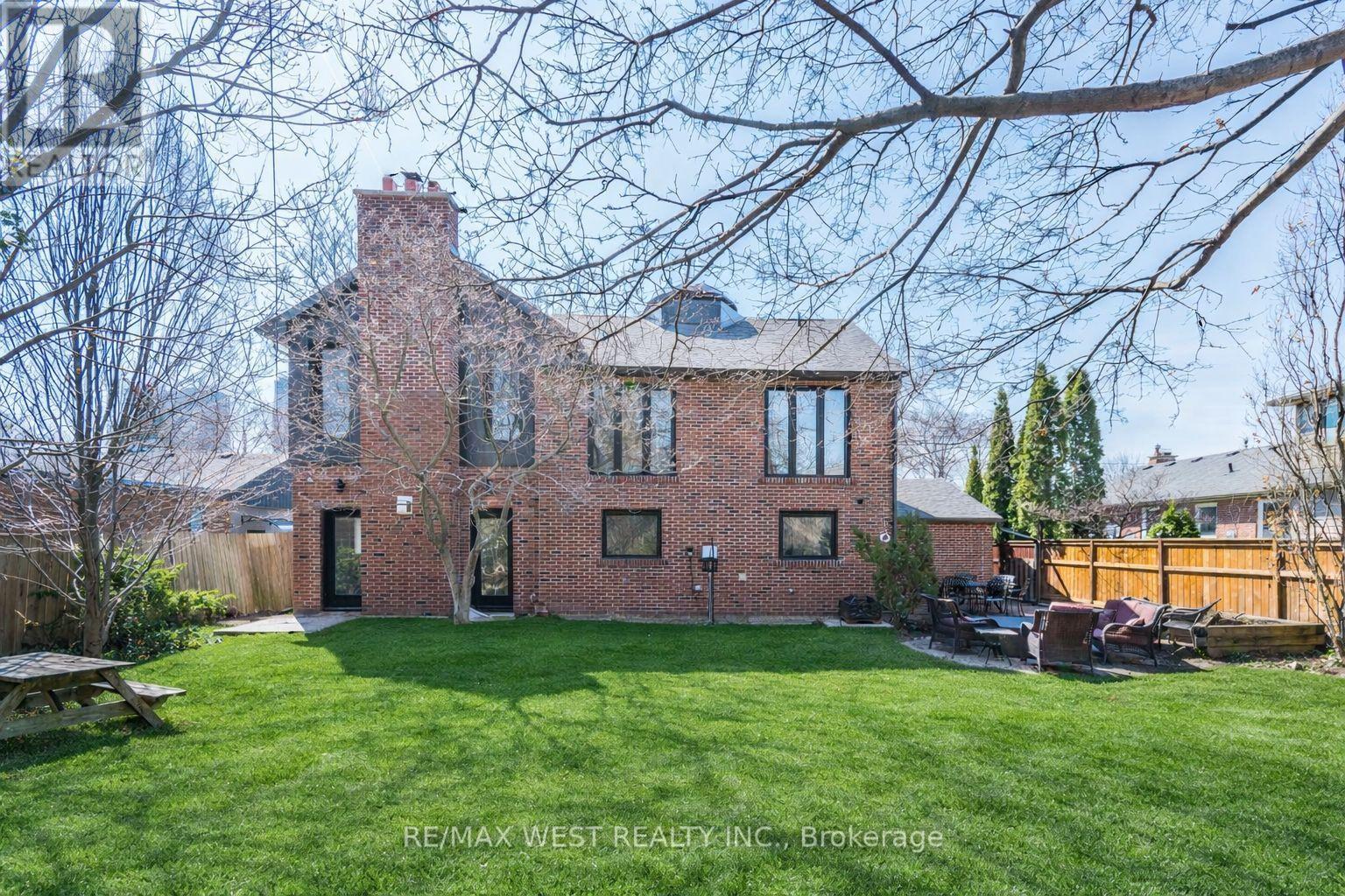 29 Blaketon Road, Toronto (Islington-City Centre West), Ontario  M9B 4W4 - Photo 26 - W12980020