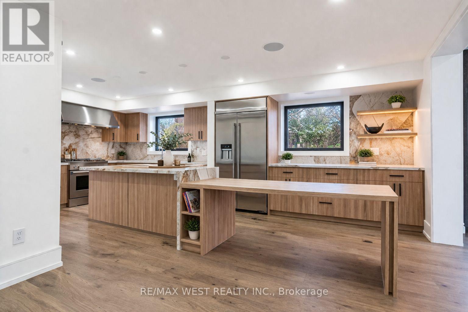 29 Blaketon Road, Toronto (Islington-City Centre West), Ontario  M9B 4W4 - Photo 6 - W12980020