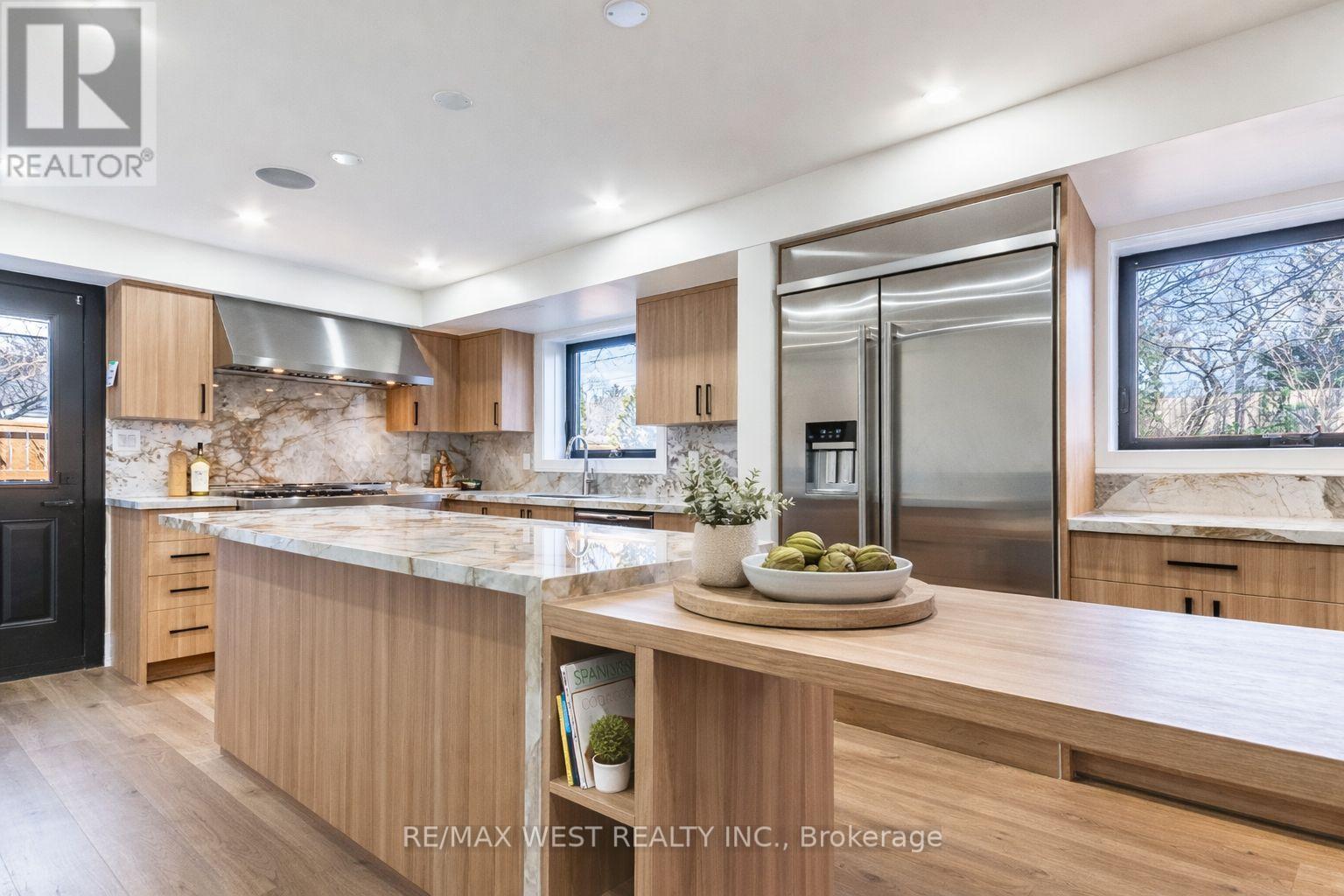 29 Blaketon Road, Toronto (Islington-City Centre West), Ontario  M9B 4W4 - Photo 7 - W12980020