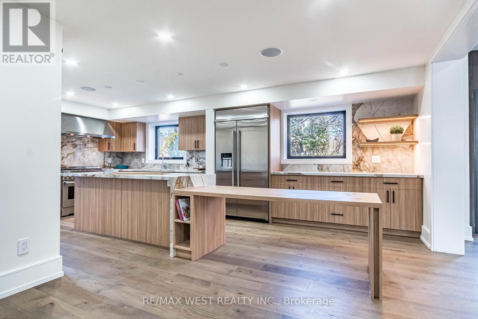 29 Blaketon Road, Toronto (Islington-City Centre West), Ontario  M9B 4W4 - Photo 8 - W12980020