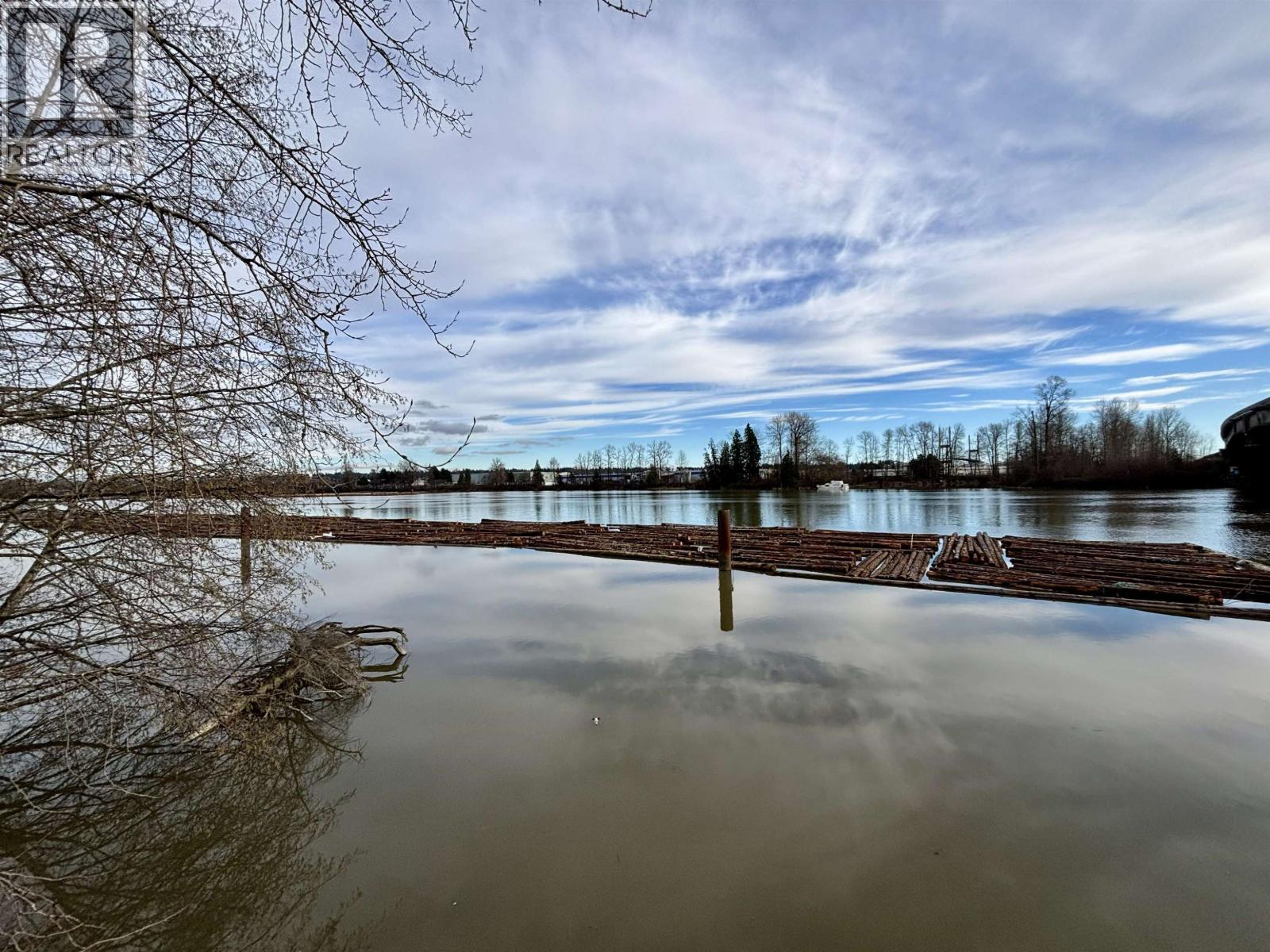 1455 South Dyke Road, New Westminster, British Columbia  V3M 7A2 - Photo 2 - R3090402