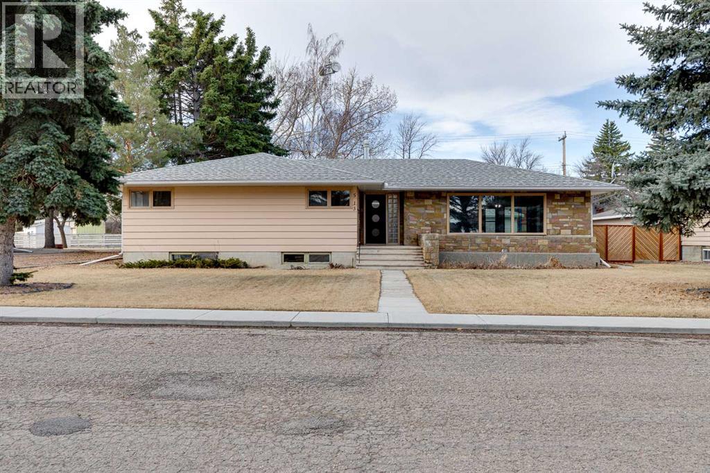 513 Memorial Avenue, Vulcan, Alberta  T0L 2B0 - Photo 1 - A2295102