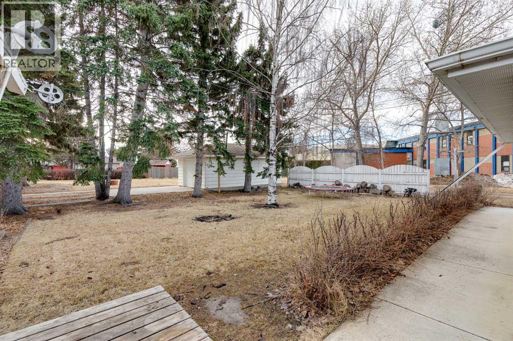 513 Memorial Avenue, Vulcan, Alberta  T0L 2B0 - Photo 33 - A2295102