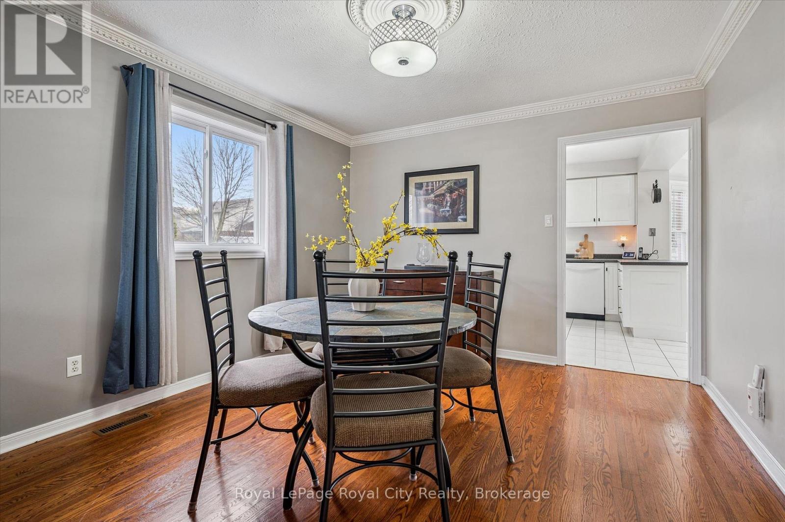 339 Daniel Crescent, Centre Wellington, Ontario  N0B 1S0 - Photo 6 - X12967464