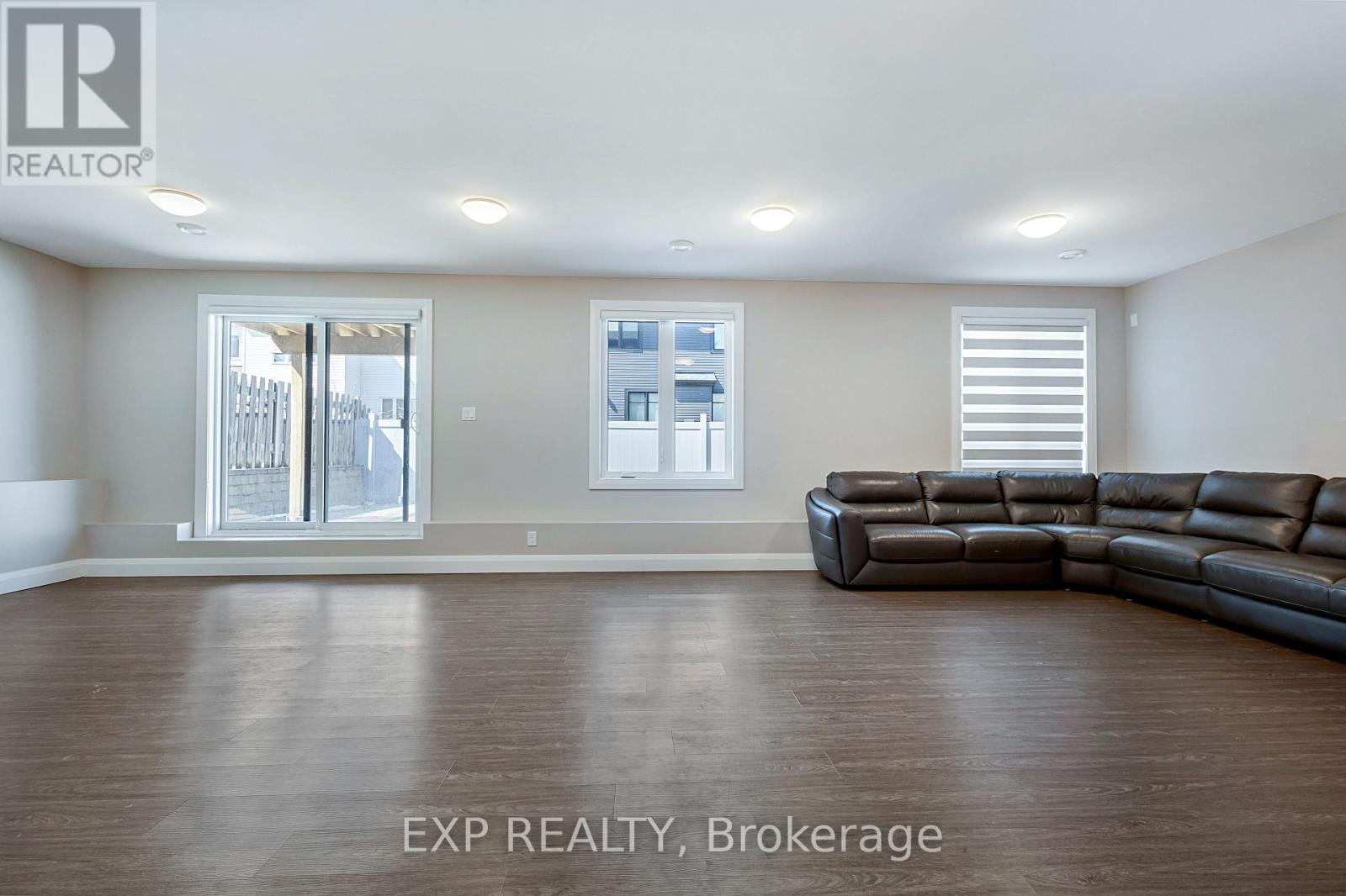 348 Abbeydale Circle, Ottawa, Ontario  K2K 0E9 - Photo 39 - X12937496