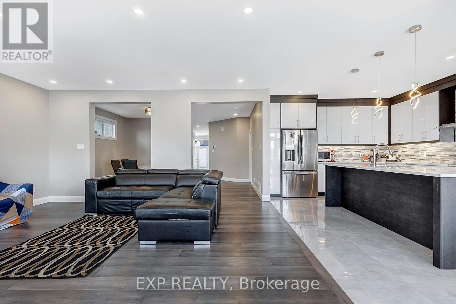 348 Abbeydale Circle, Ottawa, Ontario  K2K 0E9 - Photo 33 - X12937496