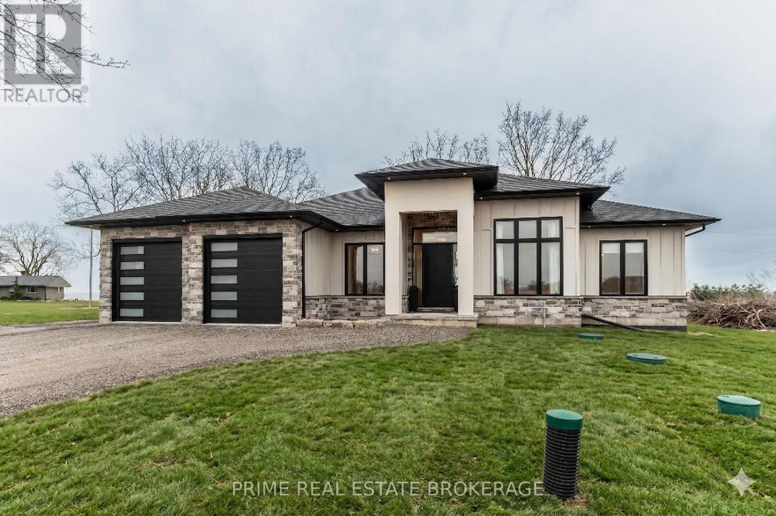 9 Black Walnut Drive, Norfolk, Ontario  N0E 1P0 - Photo 2 - X12980136