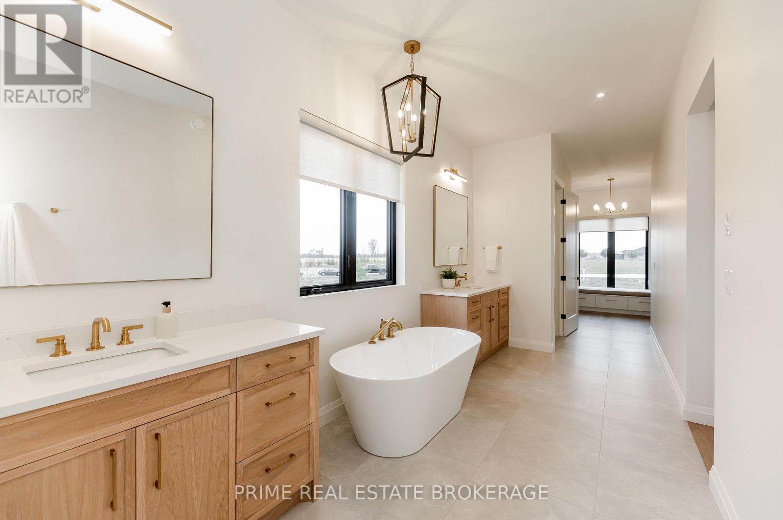 9 Black Walnut Drive, Norfolk, Ontario  N0E 1P0 - Photo 24 - X12980136