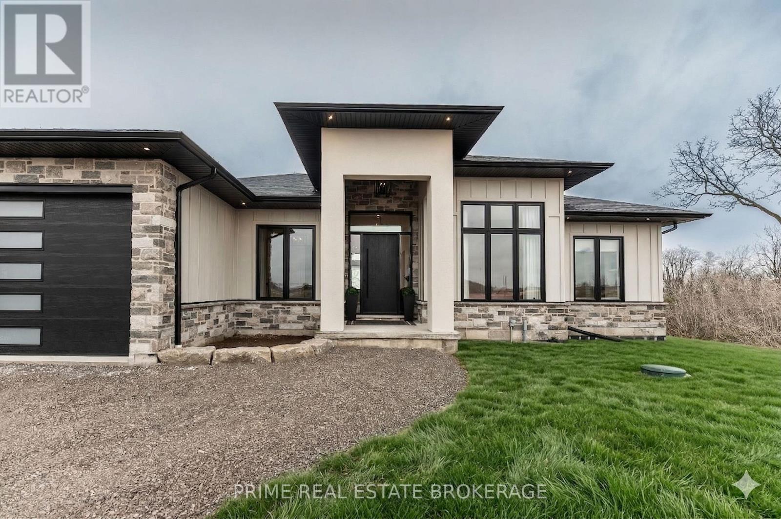 9 Black Walnut Drive, Norfolk, Ontario  N0E 1P0 - Photo 3 - X12980136