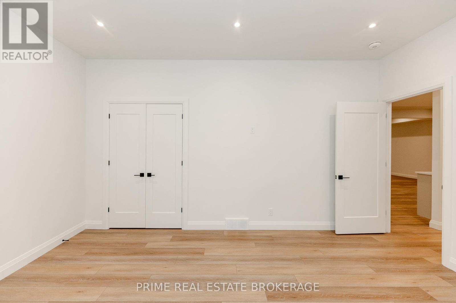 9 Black Walnut Drive, Norfolk, Ontario  N0E 1P0 - Photo 38 - X12980136