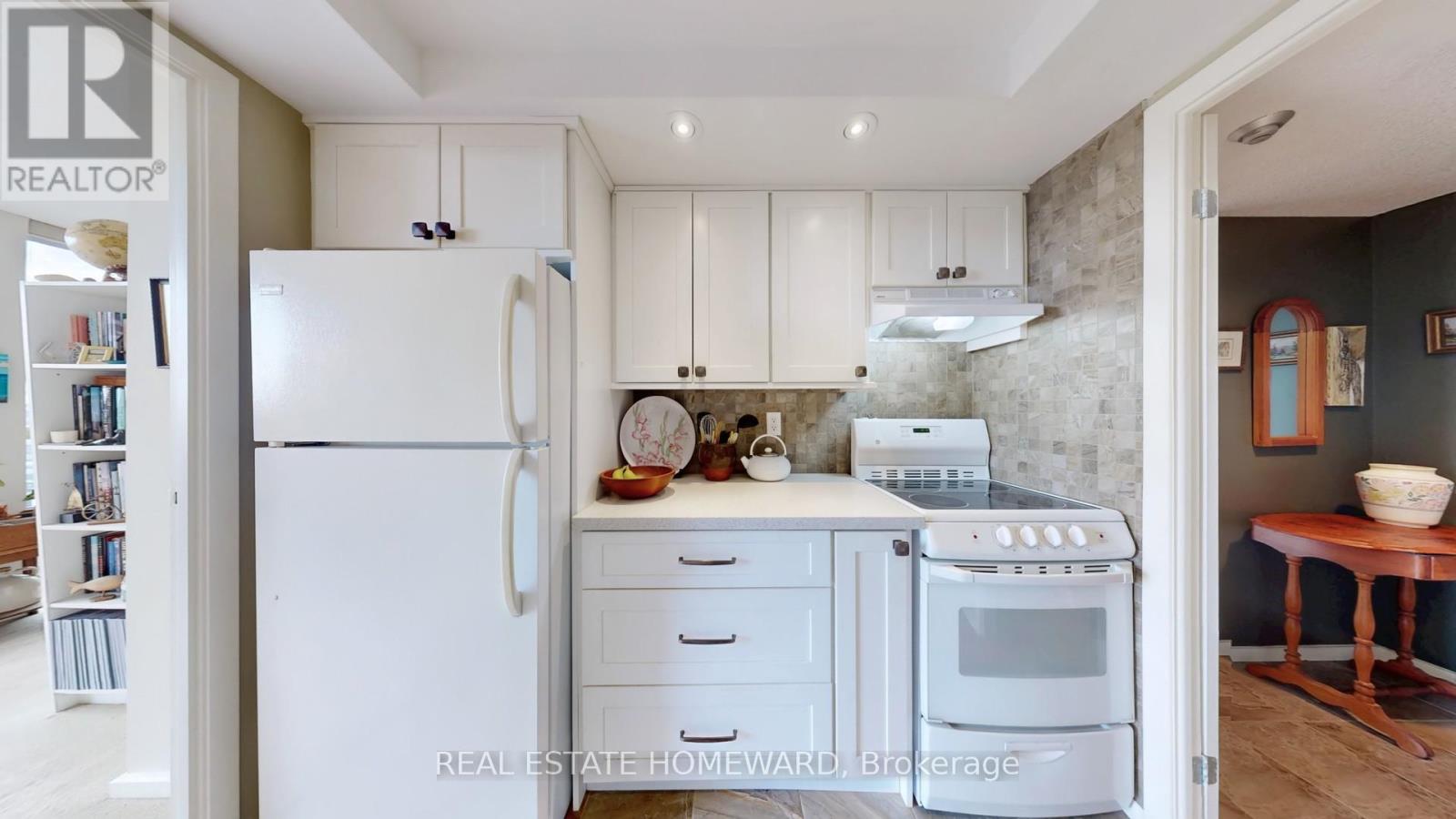 1609 - 15 Maitland Place, Toronto, Ontario  M4Y 2X3 - Photo 11 - C12980098