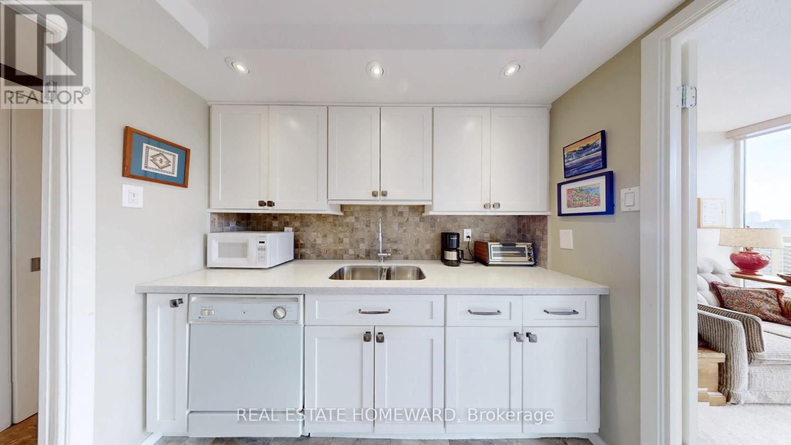 1609 - 15 Maitland Place, Toronto, Ontario  M4Y 2X3 - Photo 12 - C12980098