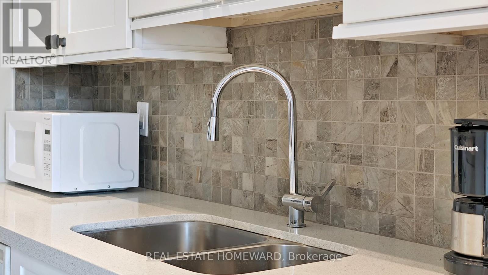 1609 - 15 Maitland Place, Toronto, Ontario  M4Y 2X3 - Photo 13 - C12980098