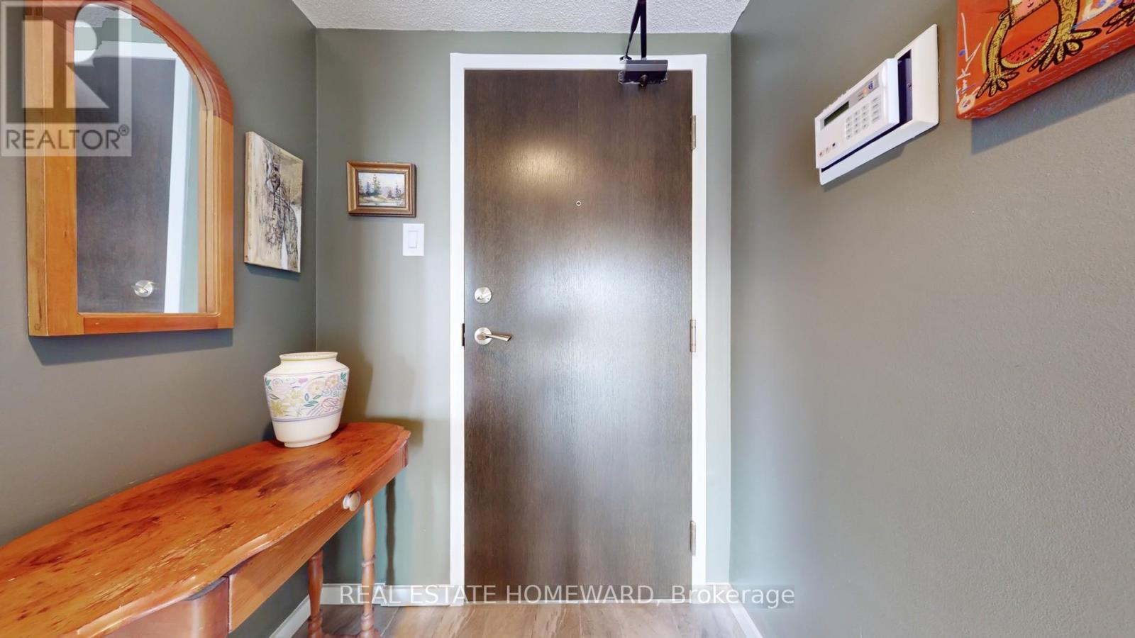 1609 - 15 Maitland Place, Toronto, Ontario  M4Y 2X3 - Photo 6 - C12980098