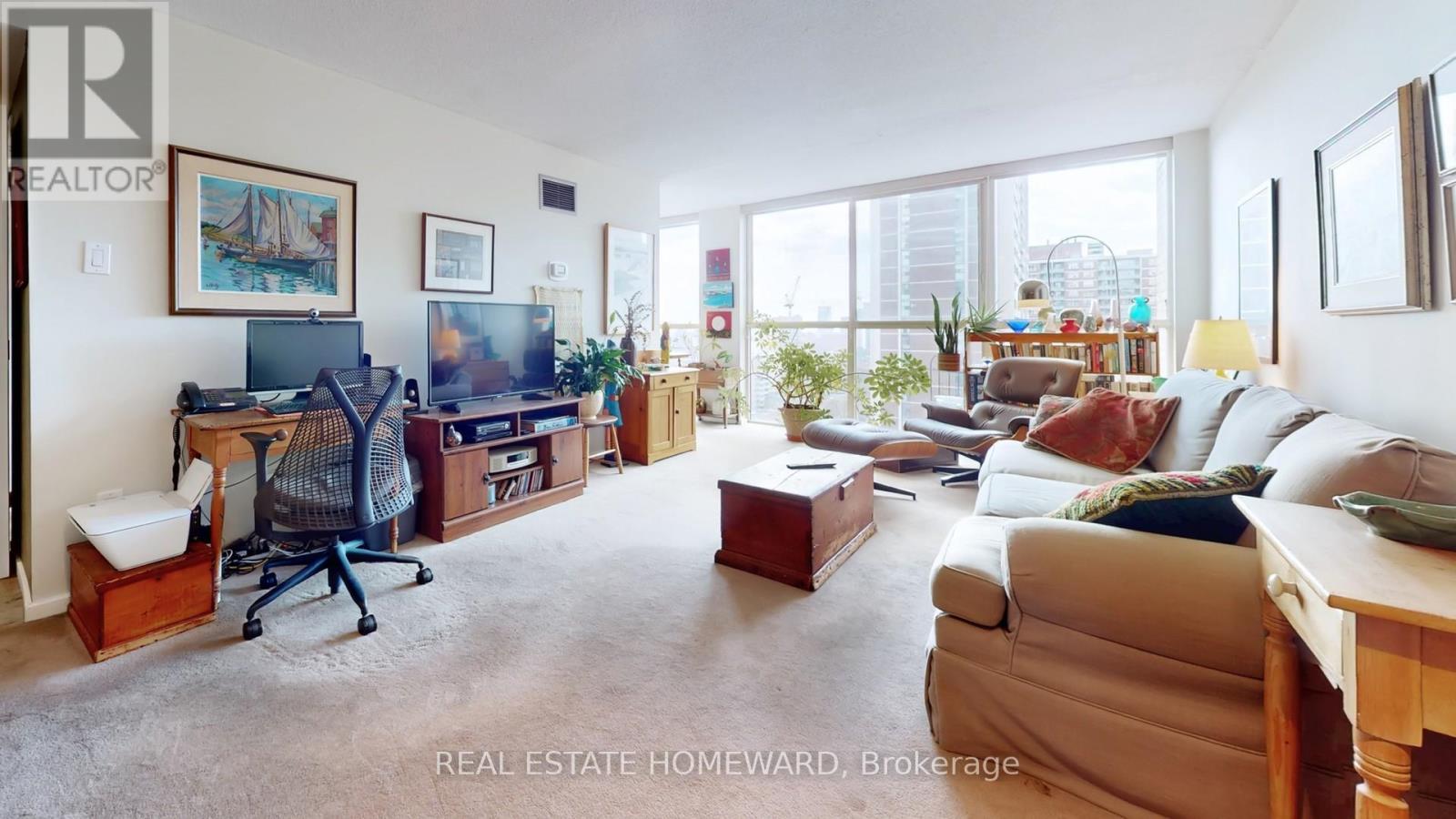 1609 - 15 Maitland Place, Toronto, Ontario  M4Y 2X3 - Photo 7 - C12980098