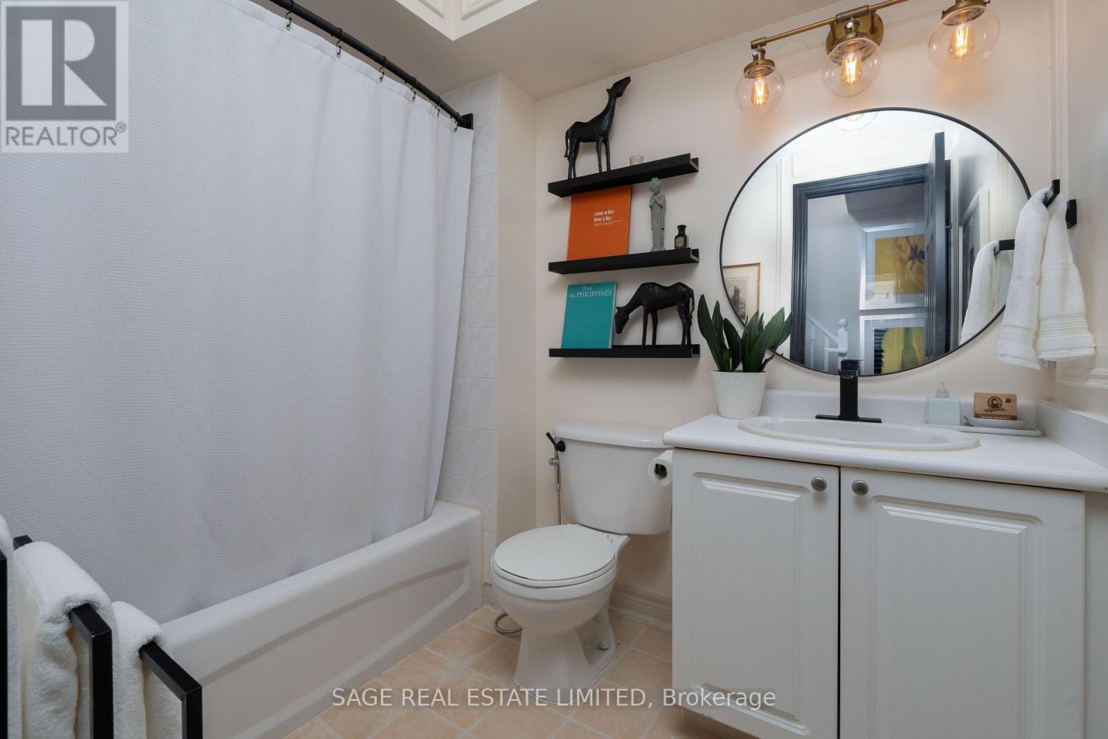 6 Old Trillium Lane, Toronto, Ontario  M5A 4T2 - Photo 25 - C12980130