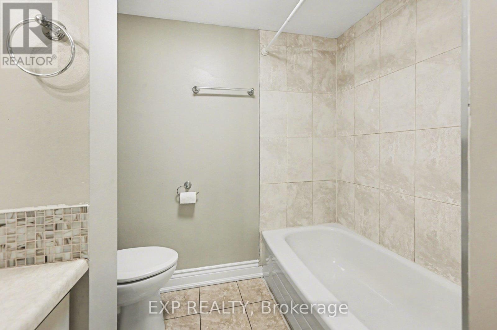 404 - 80 Sandcastle Drive, Ottawa, Ontario K2H 9E7 - Photo 14 - X12980120
