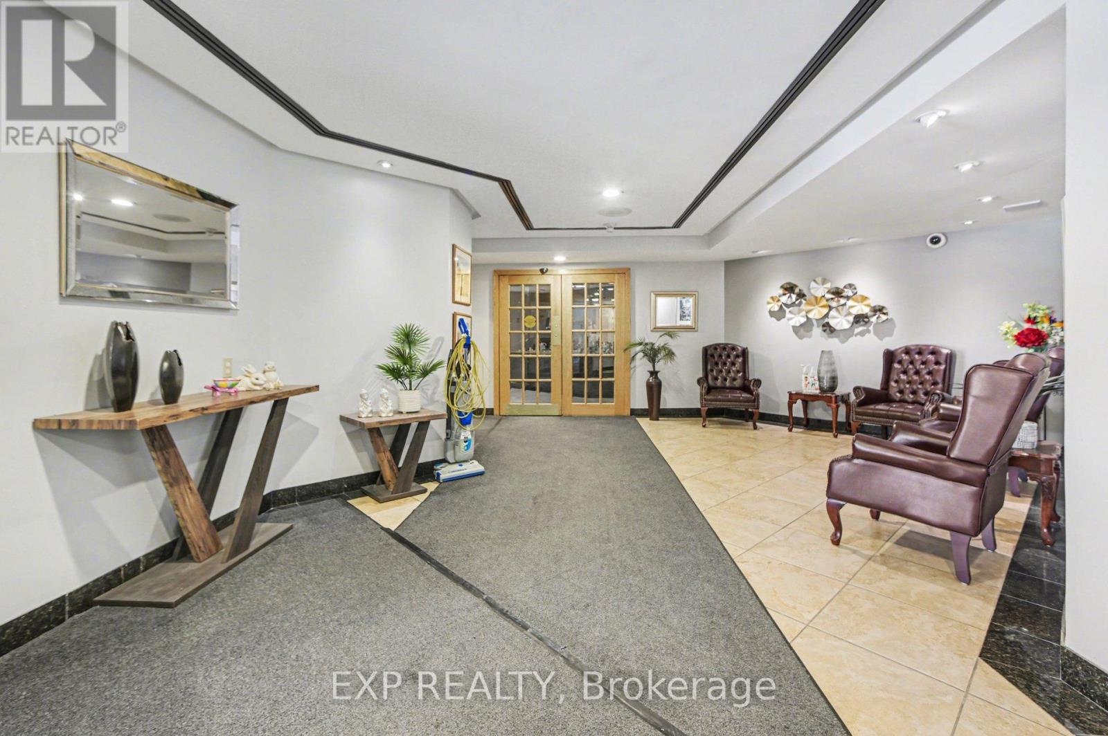 404 - 80 Sandcastle Drive, Ottawa, Ontario K2H 9E7 - Photo 18 - X12980120