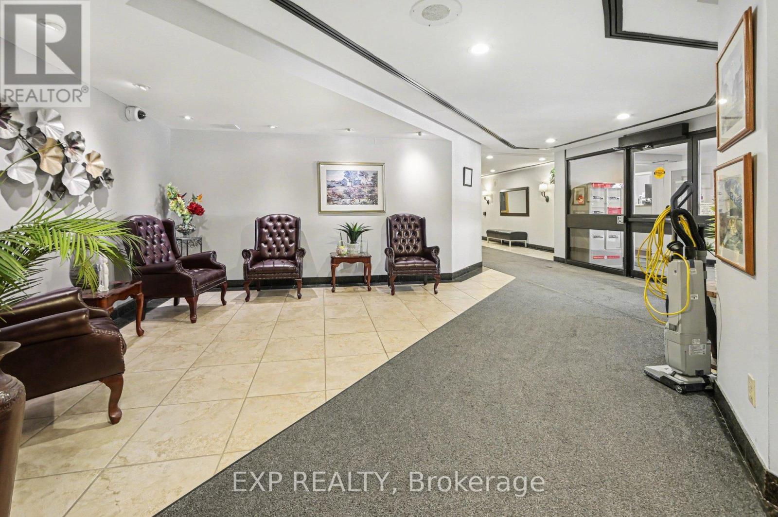 404 - 80 Sandcastle Drive, Ottawa, Ontario K2H 9E7 - Photo 19 - X12980120