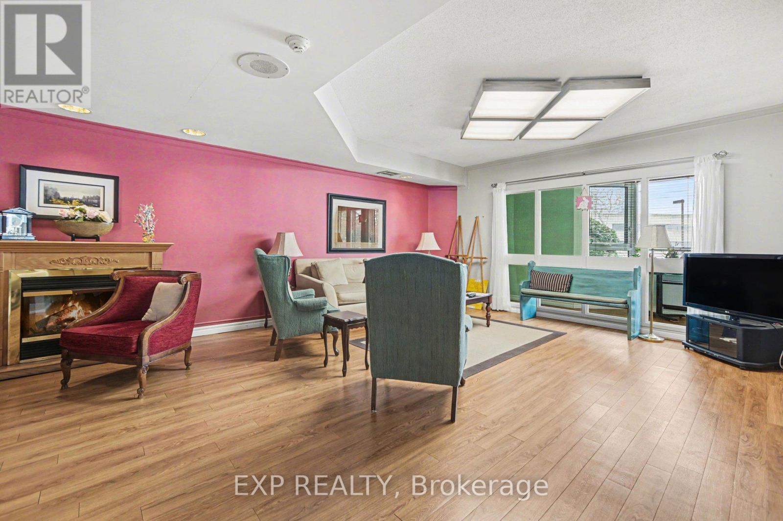 404 - 80 Sandcastle Drive, Ottawa, Ontario K2H 9E7 - Photo 21 - X12980120