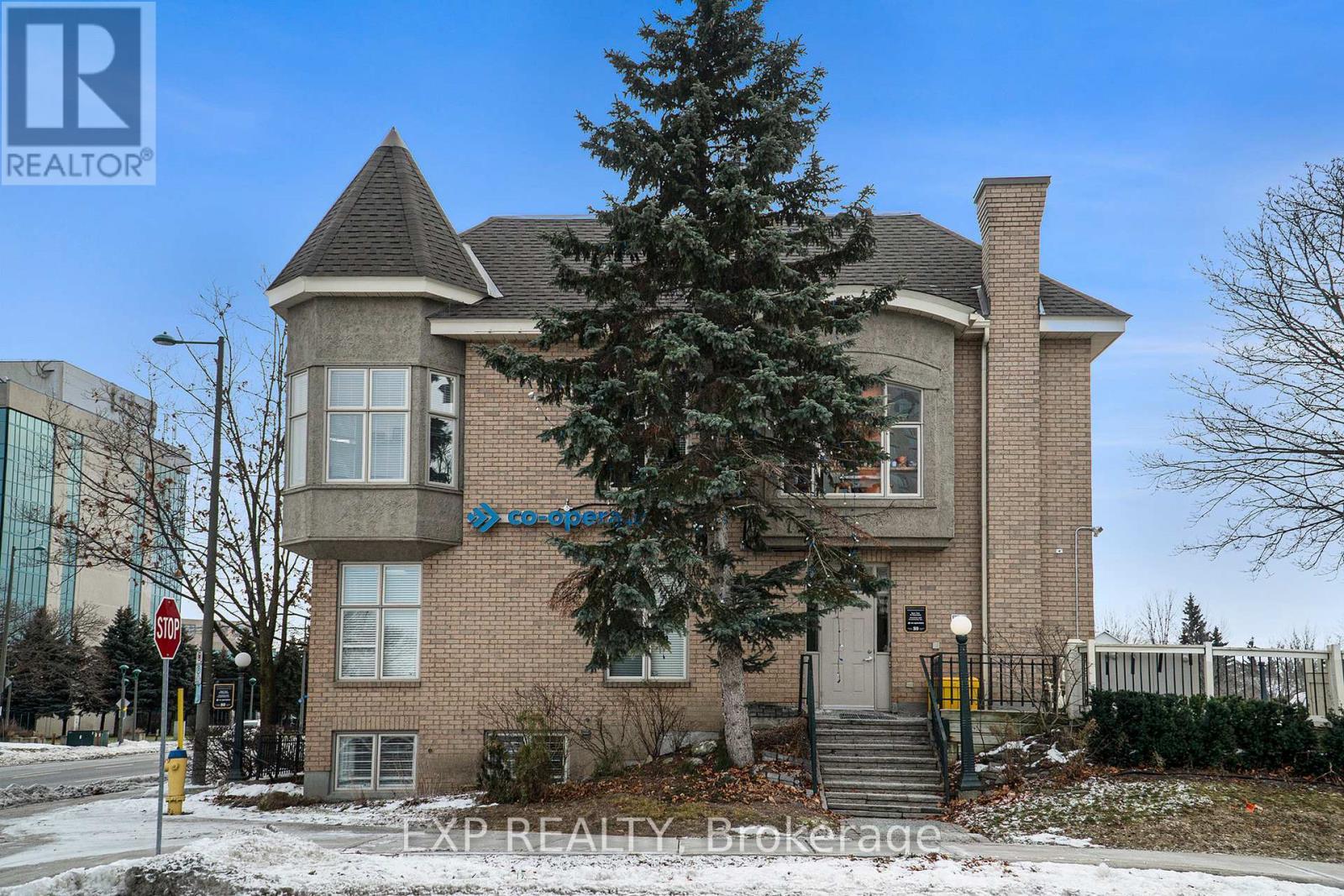 80 CENTREPOINTE DRIVE, Ottawa, Ontario