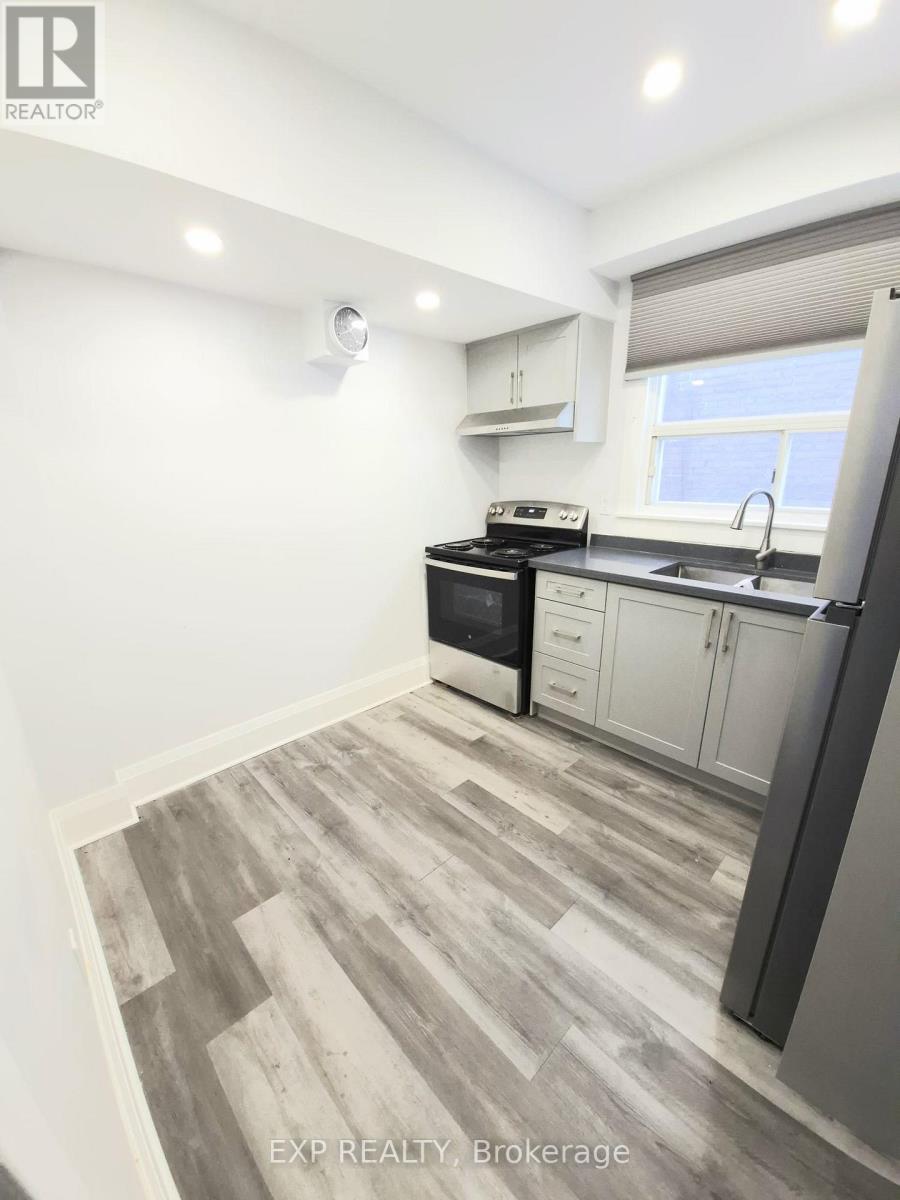 137 Glenmore Road, Toronto, Ontario  M4L 3M2 - Photo 2 - E12980078