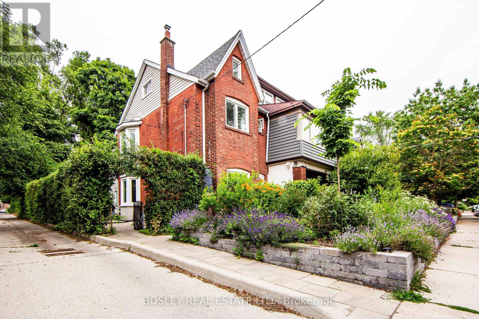 UPPER - 2 DAWSON AVENUE, Toronto, Ontario