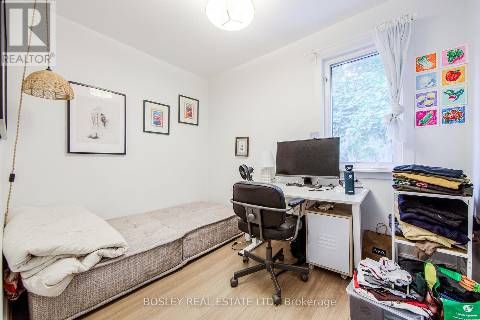 Upper - 2 Dawson Avenue, Toronto, Ontario  M4J 1E5 - Photo 13 - E12980116