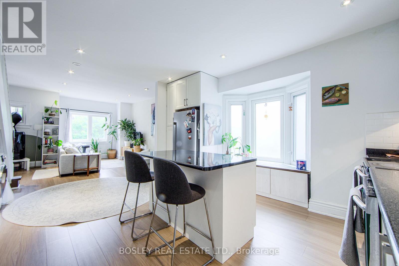 Upper - 2 Dawson Avenue, Toronto, Ontario  M4J 1E5 - Photo 3 - E12980116