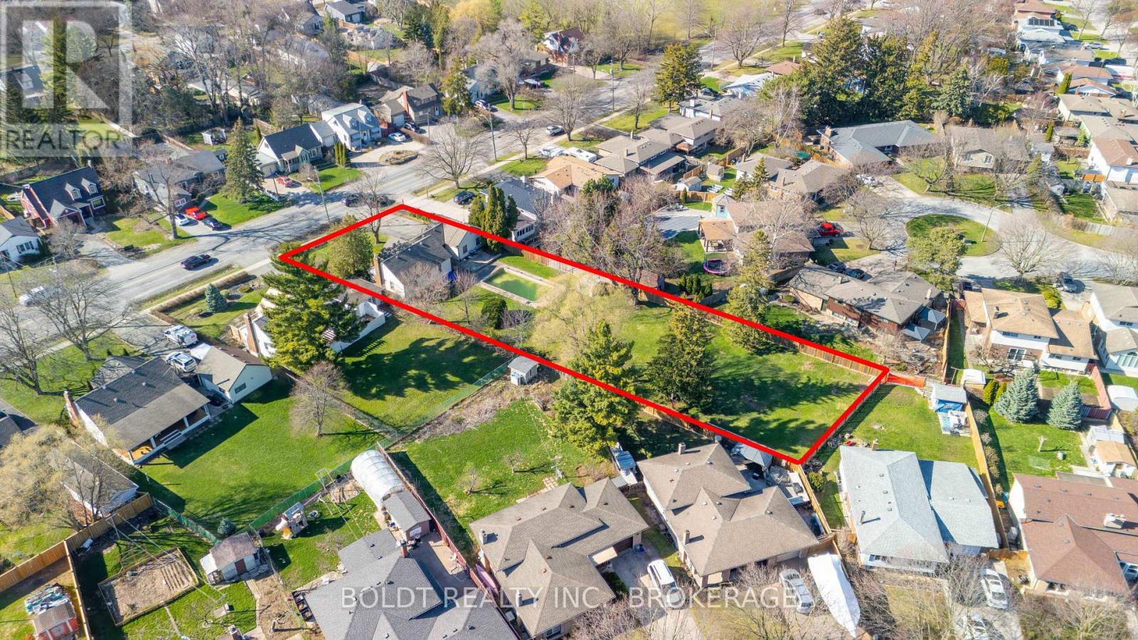 542 Niagara Street, St. Catharines, Ontario  L2M 3P5 - Photo 2 - X12980100