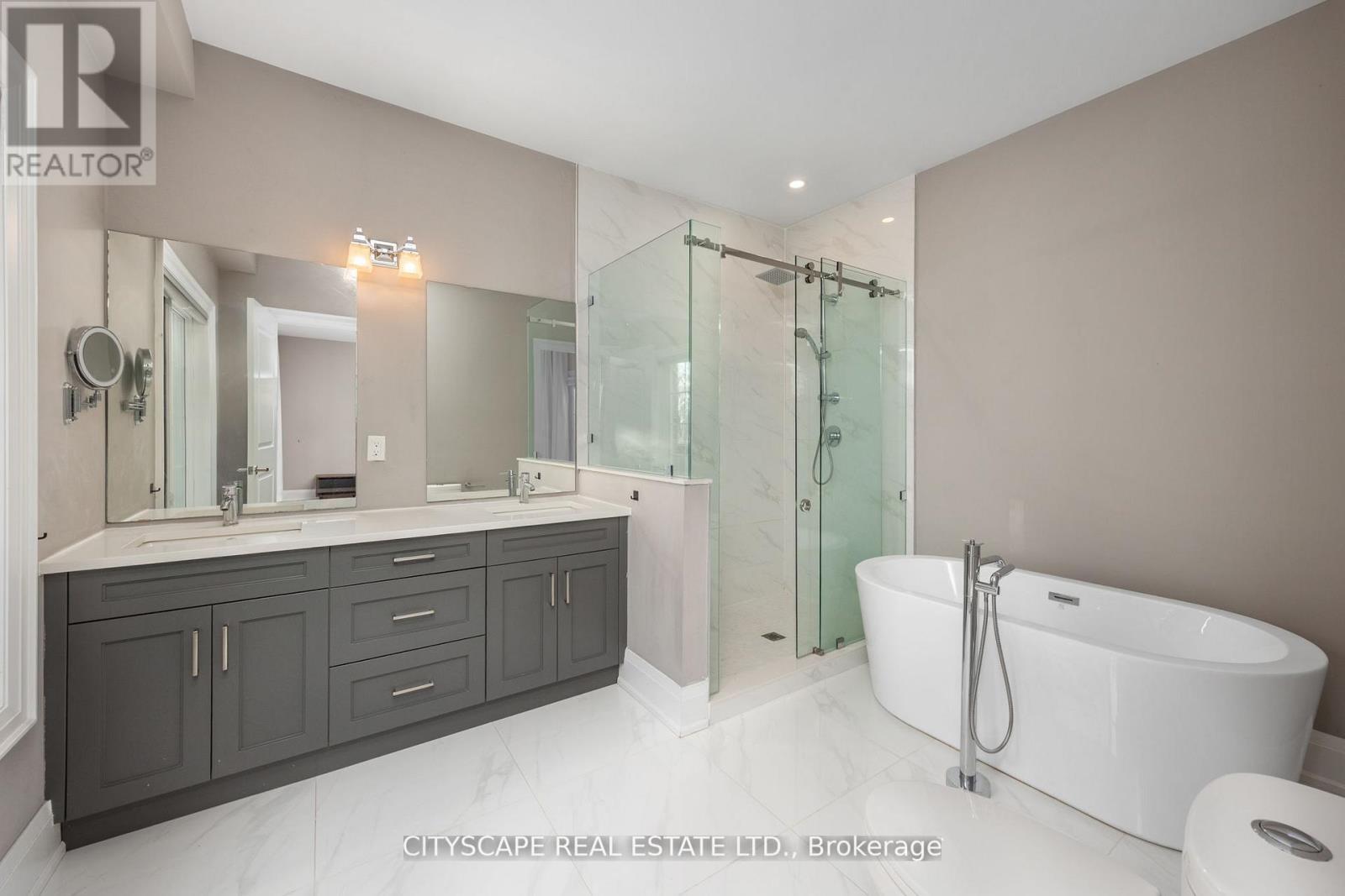 74 Old Bloomington Road, Aurora (Aurora Estates), Ontario  L4G 0M2 - Photo 25 - N12980080