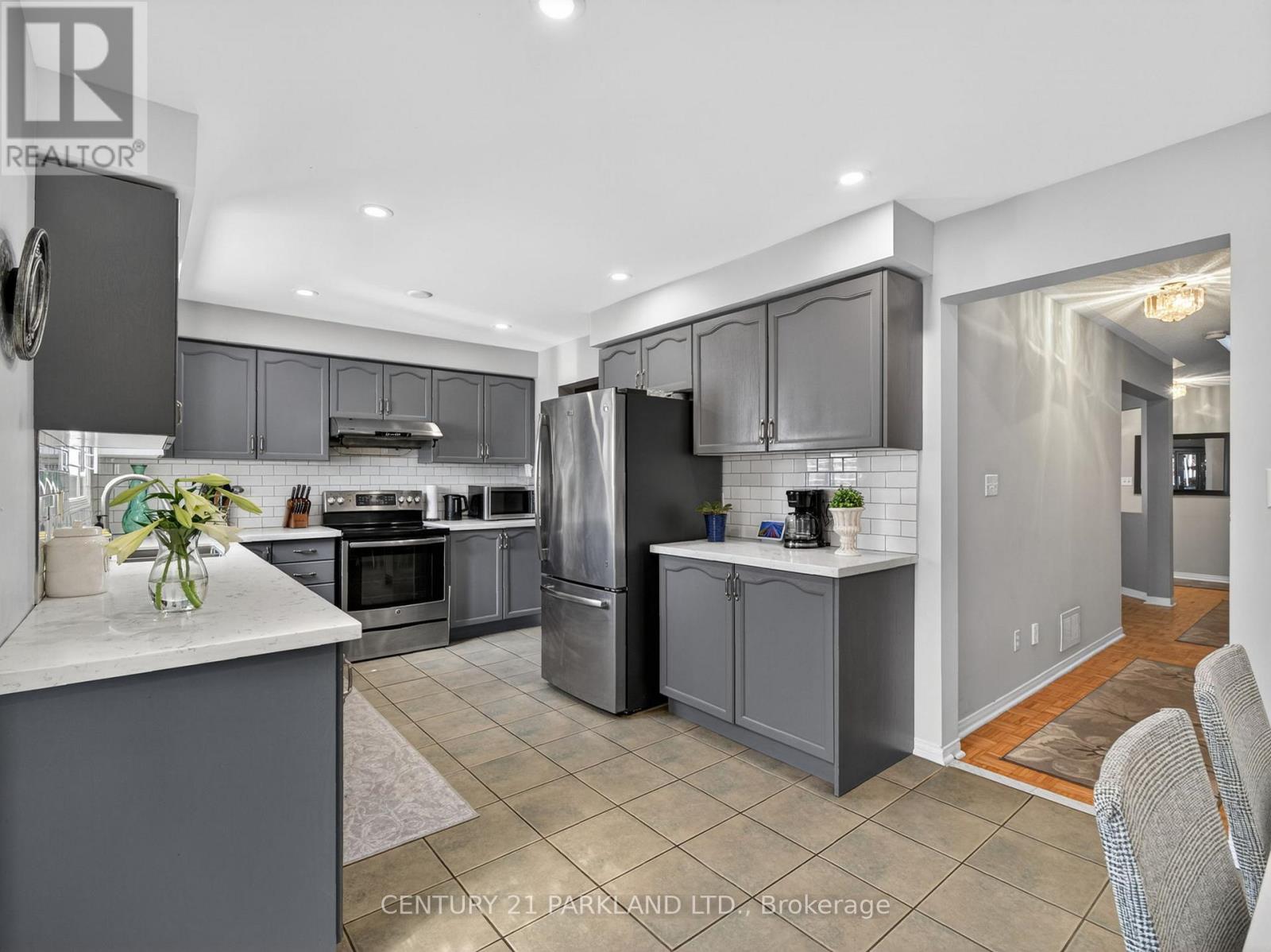 181 Purcell Crescent, Vaughan (Maple), Ontario  L6A 3C5 - Photo 13 - N12980096